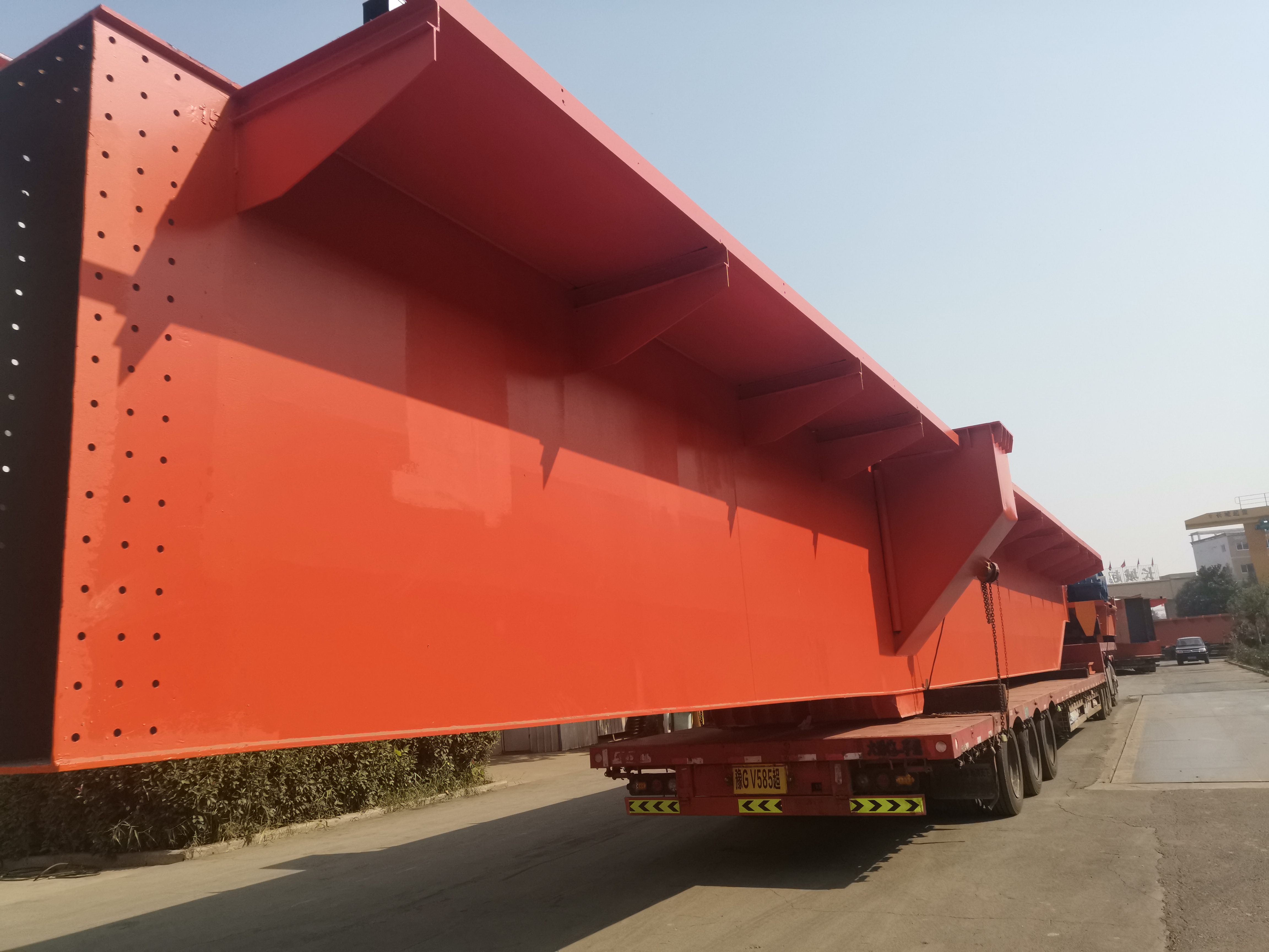 MG40/10T-35M各悬12.5M-15M双主梁发往新疆